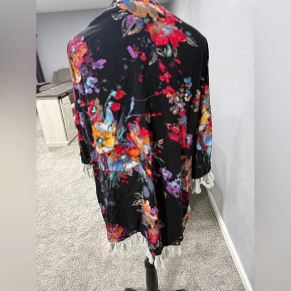 UMGEE Floral Tassel Kimono – Size Large - Picture 5 of 7